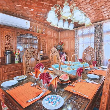 فندق Kolu Group Of Houseboats Srīnagar المظهر الخارجي الصورة