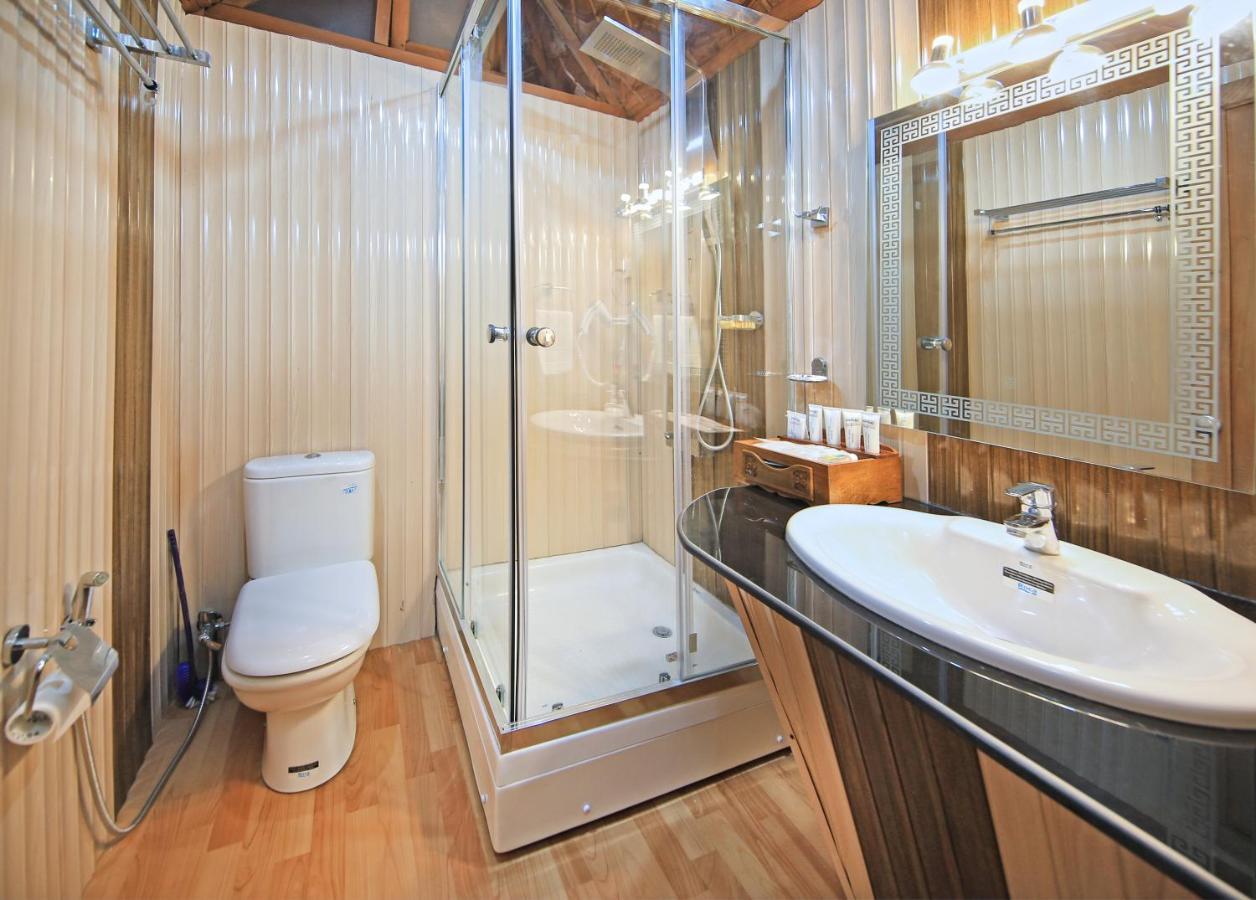 فندق Kolu Group Of Houseboats Srīnagar المظهر الخارجي الصورة