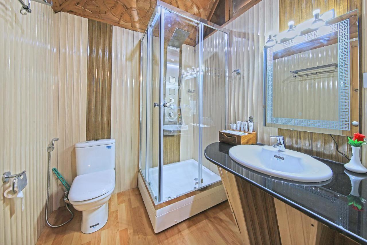 فندق Kolu Group Of Houseboats Srīnagar المظهر الخارجي الصورة