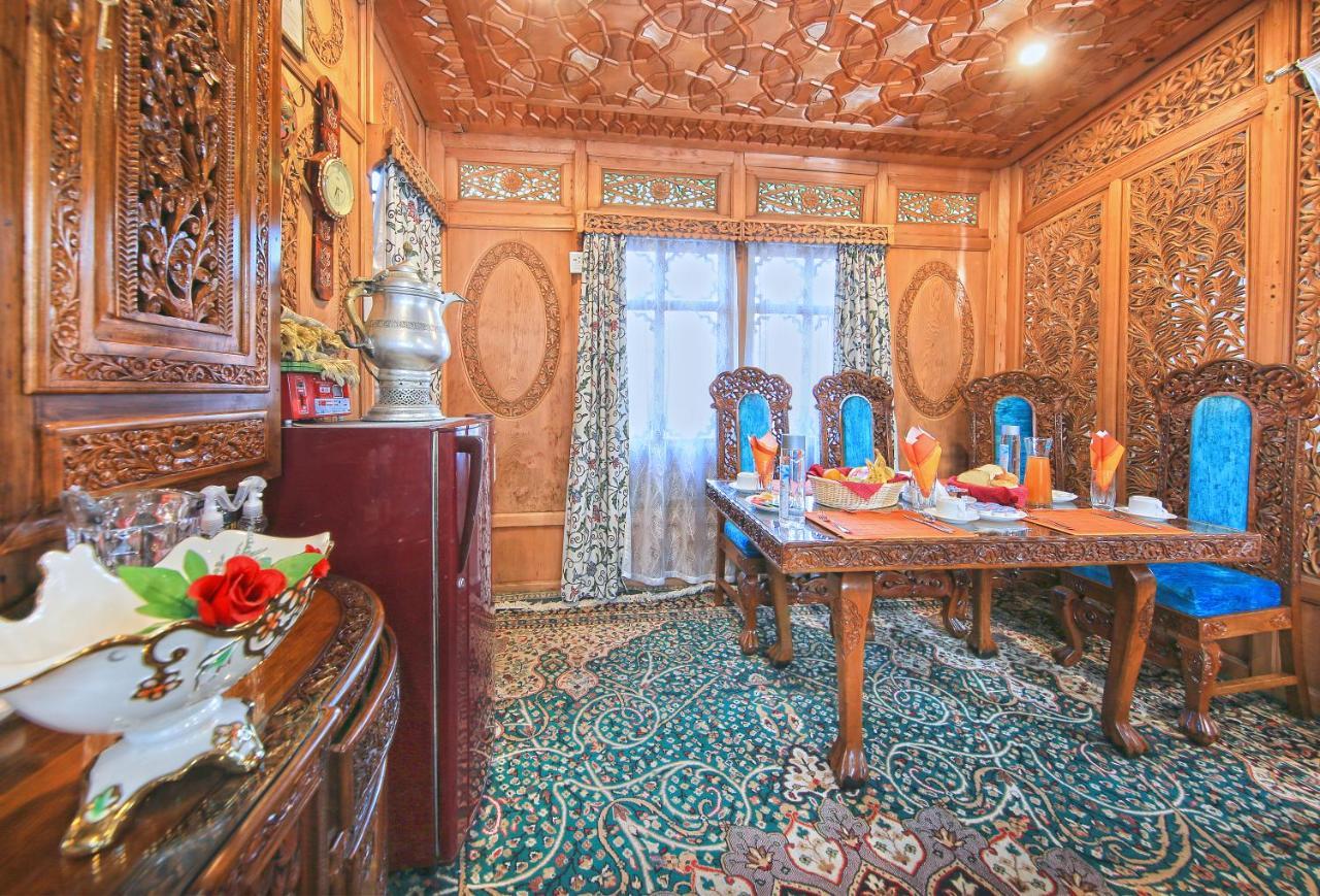 فندق Kolu Group Of Houseboats Srīnagar المظهر الخارجي الصورة