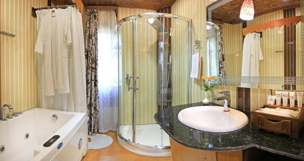 فندق Kolu Group Of Houseboats Srīnagar المظهر الخارجي الصورة