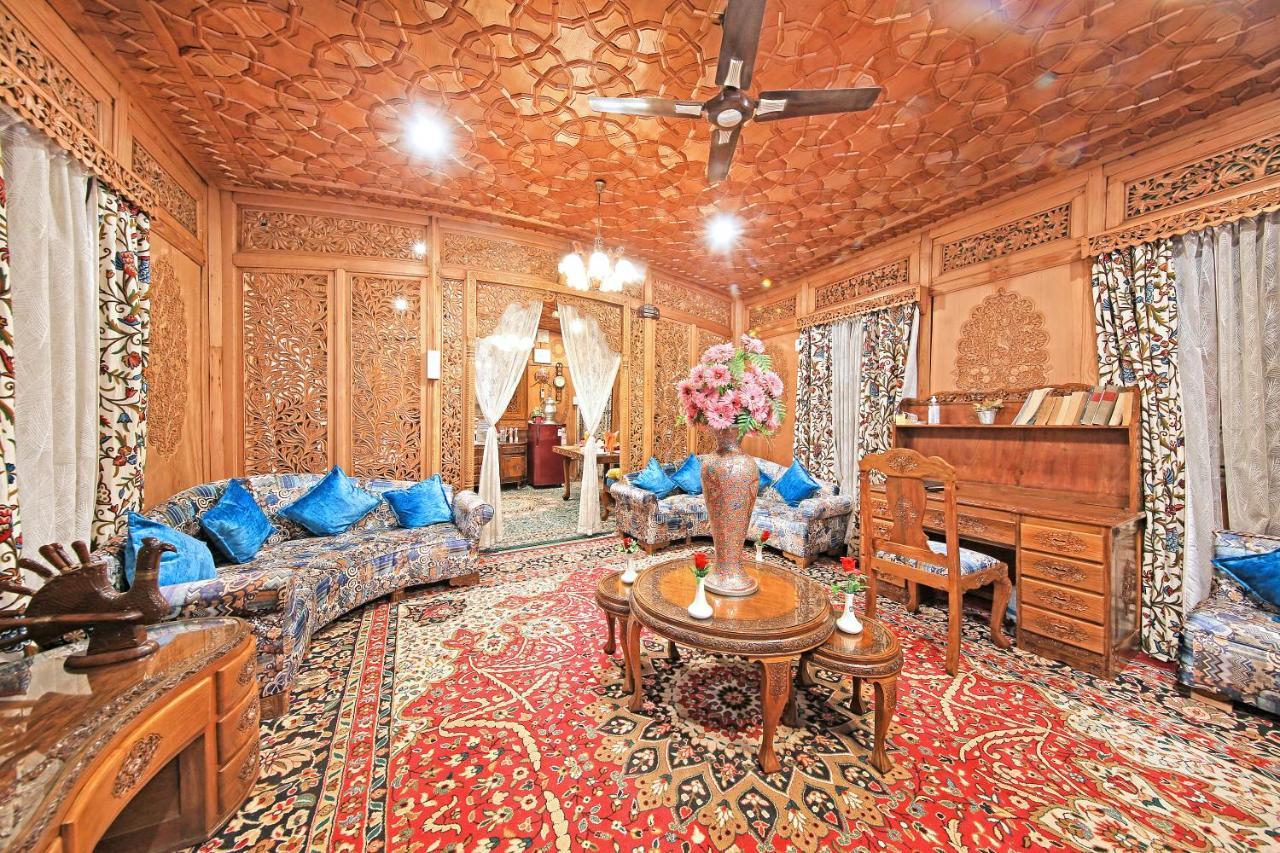 فندق Kolu Group Of Houseboats Srīnagar المظهر الخارجي الصورة