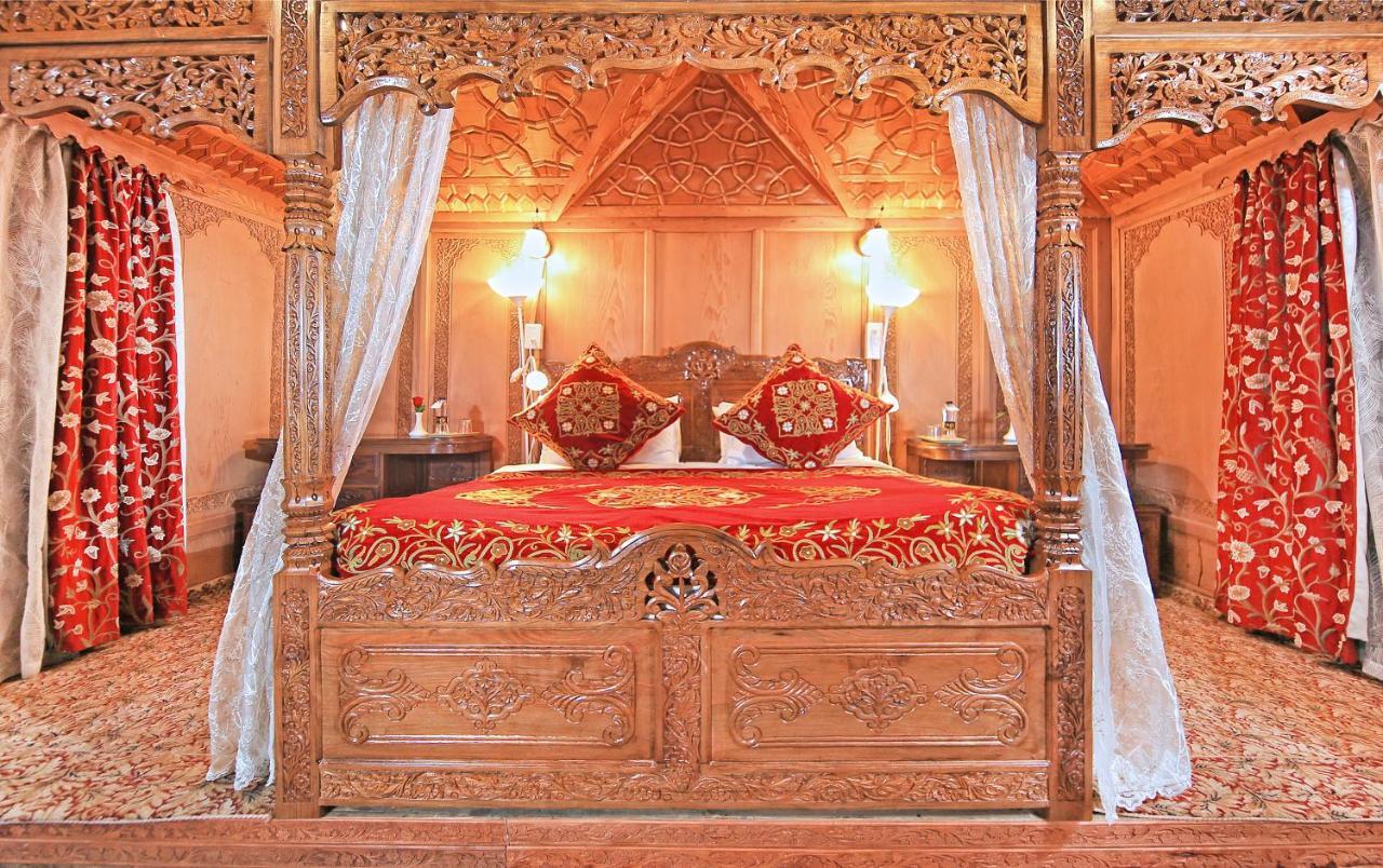 فندق Kolu Group Of Houseboats Srīnagar المظهر الخارجي الصورة